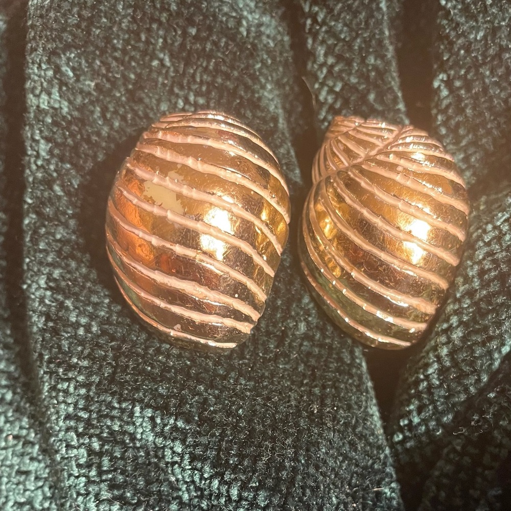Vintage Seashell Earrings